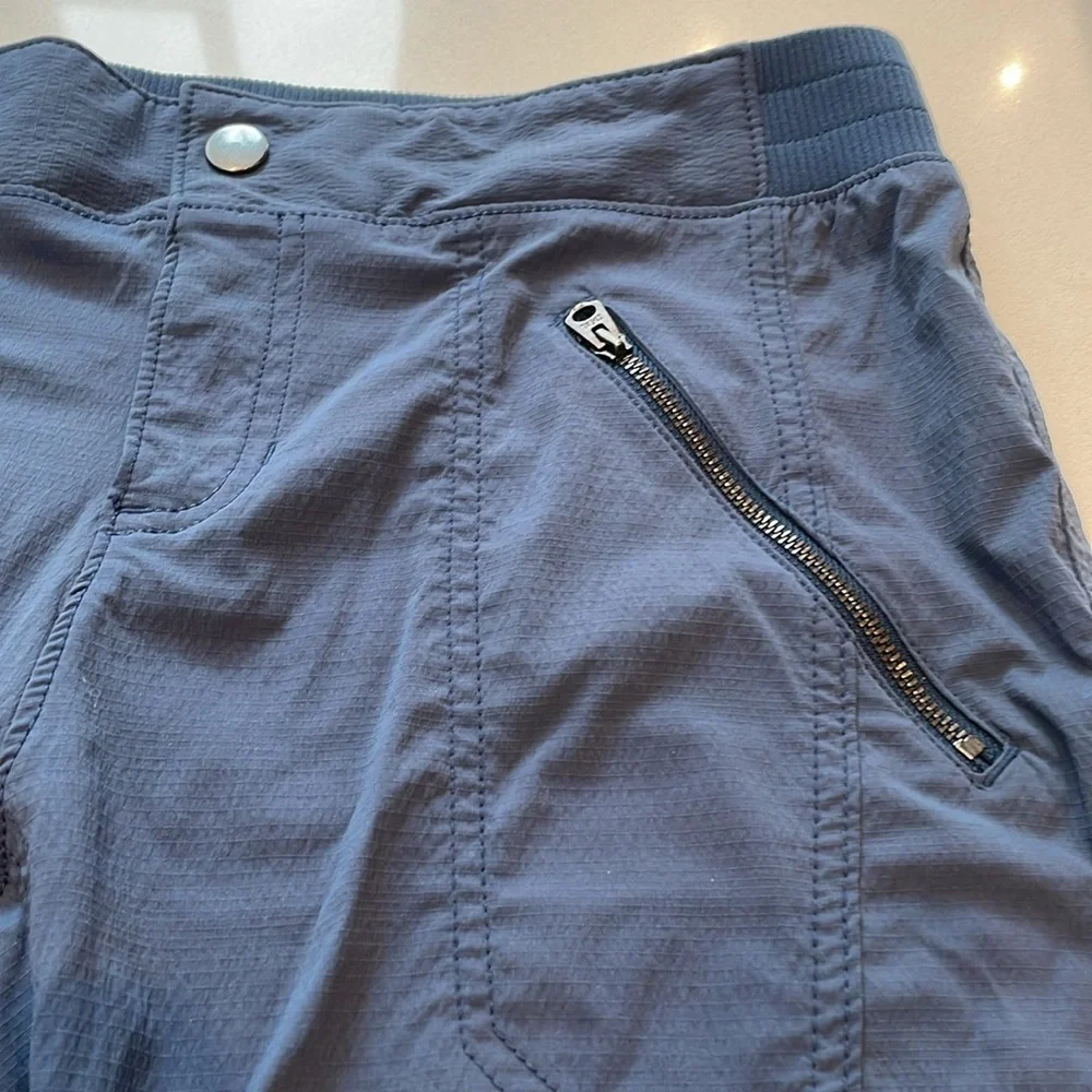 Athleta Trekkie Zipper Slant Pocked Cropped Jogger Pants, Size 10 - Picture 3 of 10
